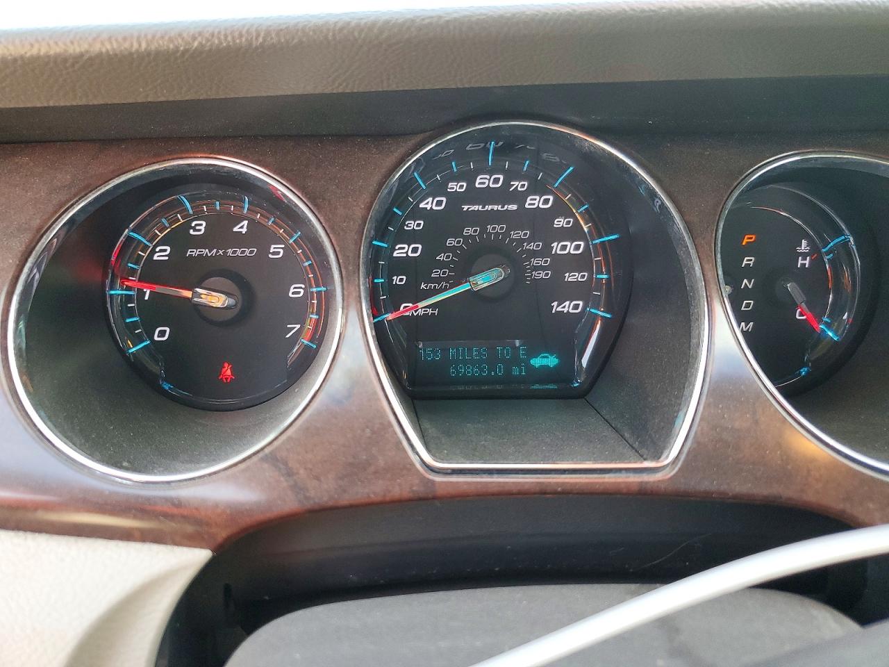 FORD TAURUS 2010 — 10