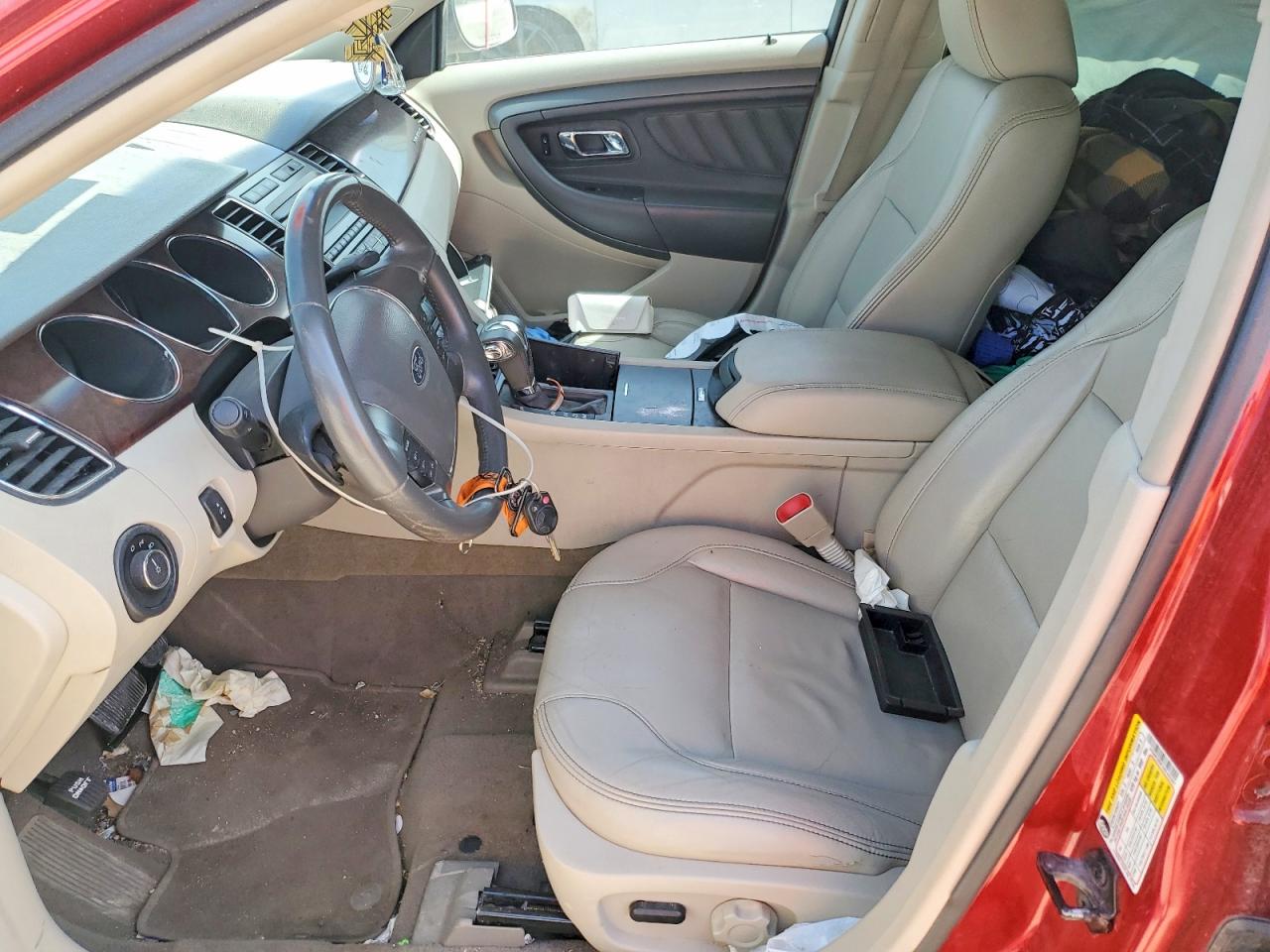 FORD TAURUS 2010 — 8