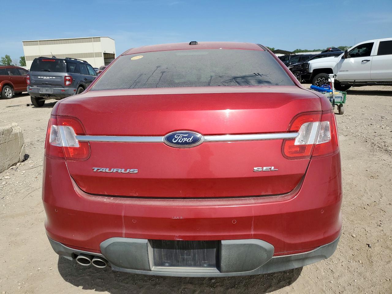 FORD TAURUS 2010 — 7