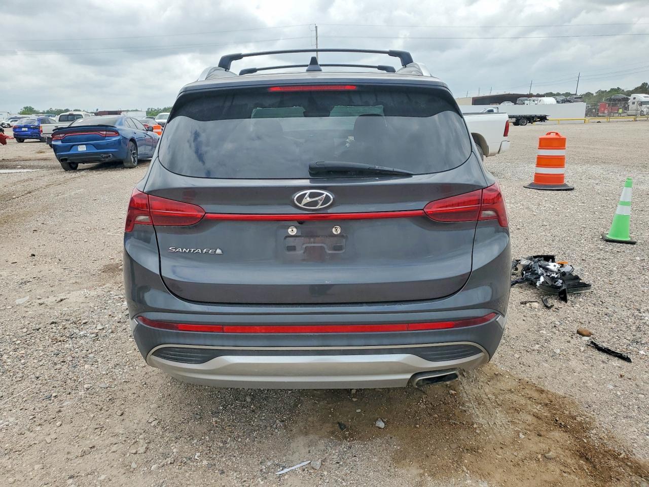 HYUNDAI SANTA FE 2022 — 7