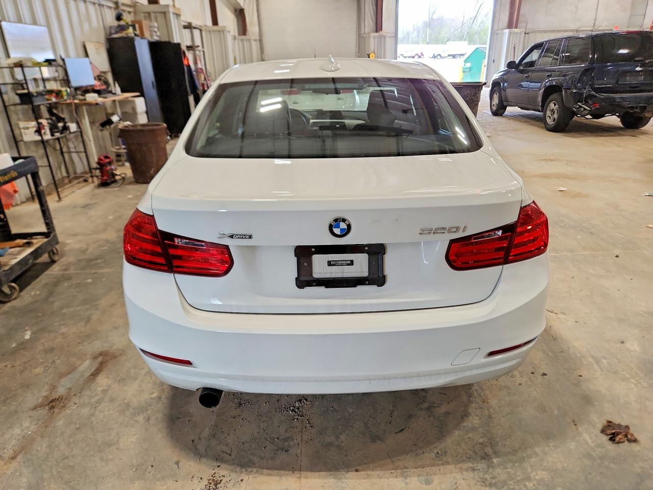BMW 320 2015 — 7