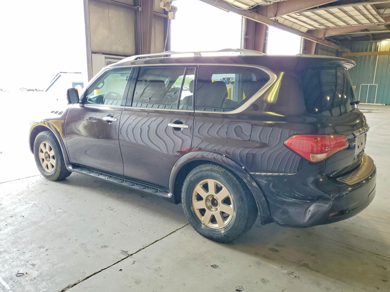 INFINITI QX56 2011 — 3