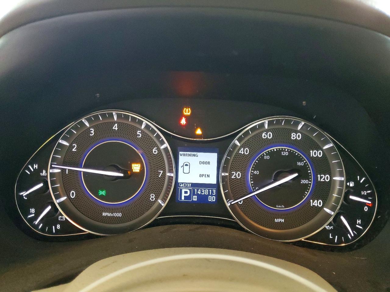 INFINITI QX56 2011 — 10