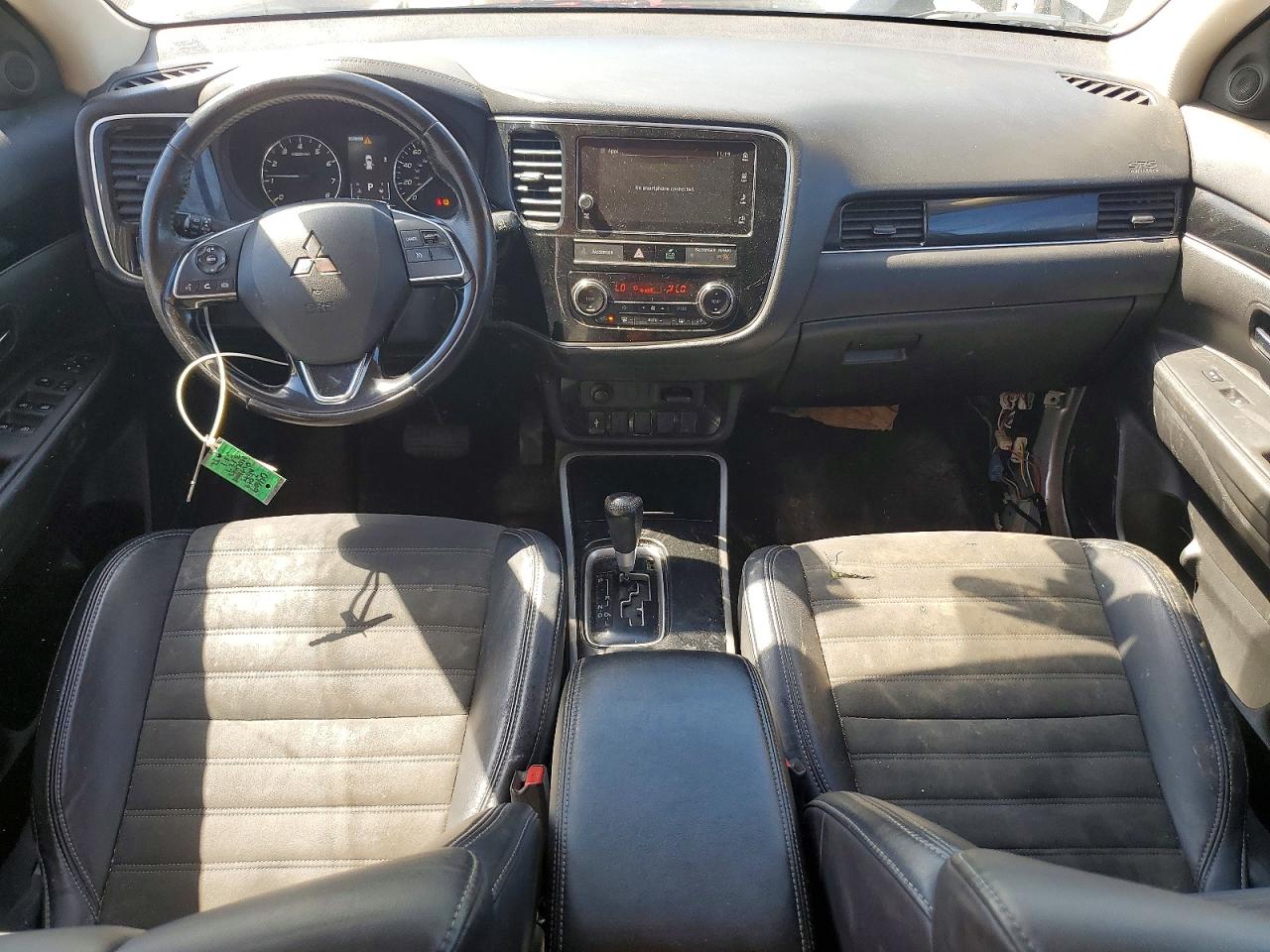 MITSUBISHI OUTLANDER 2019 — 9