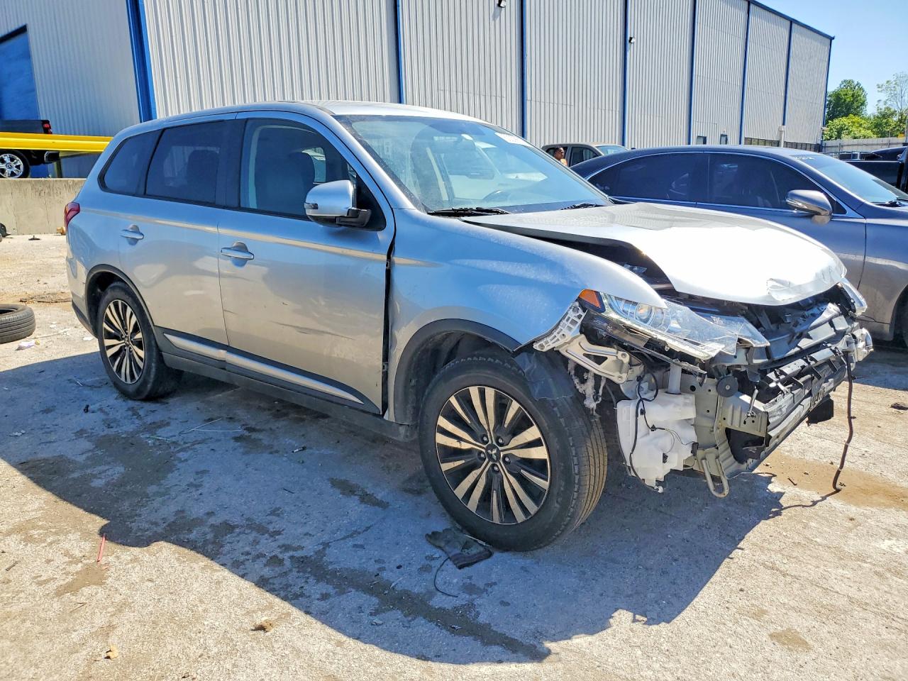 MITSUBISHI OUTLANDER 2019 — 5
