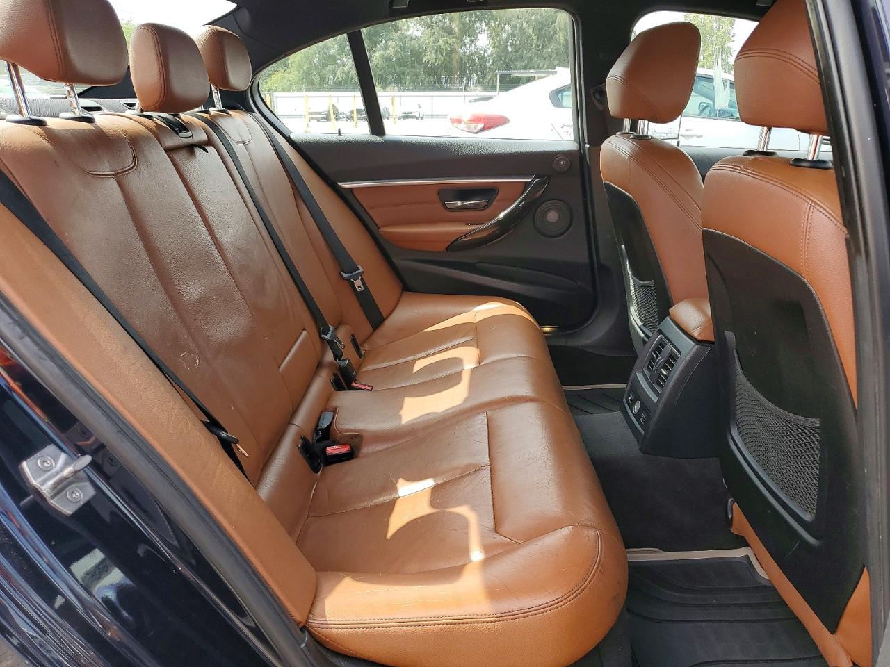 BMW 328 2016 — 11