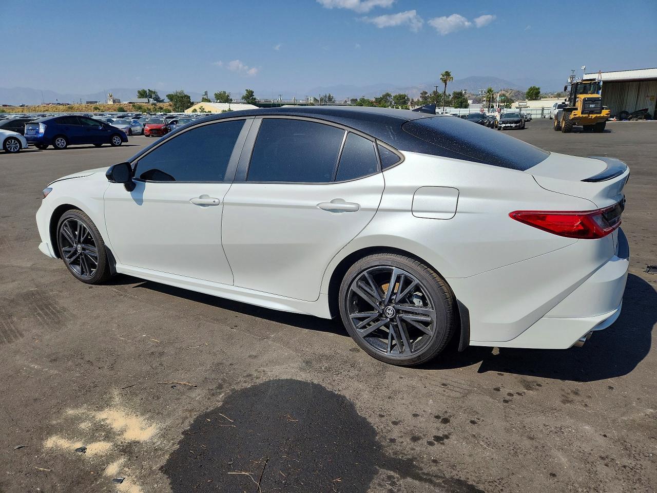 TOYOTA CAMRY 2025 — 3