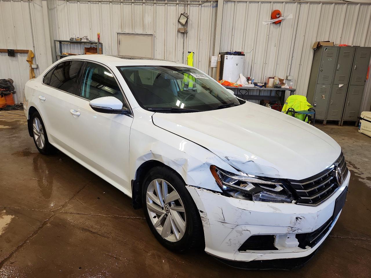 VOLKSWAGEN PASSAT 2018 — 5