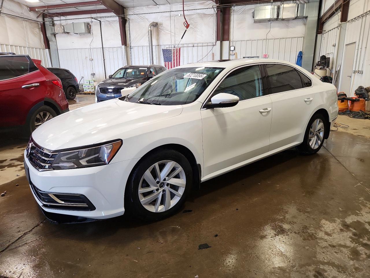 VOLKSWAGEN PASSAT 2018 — 2