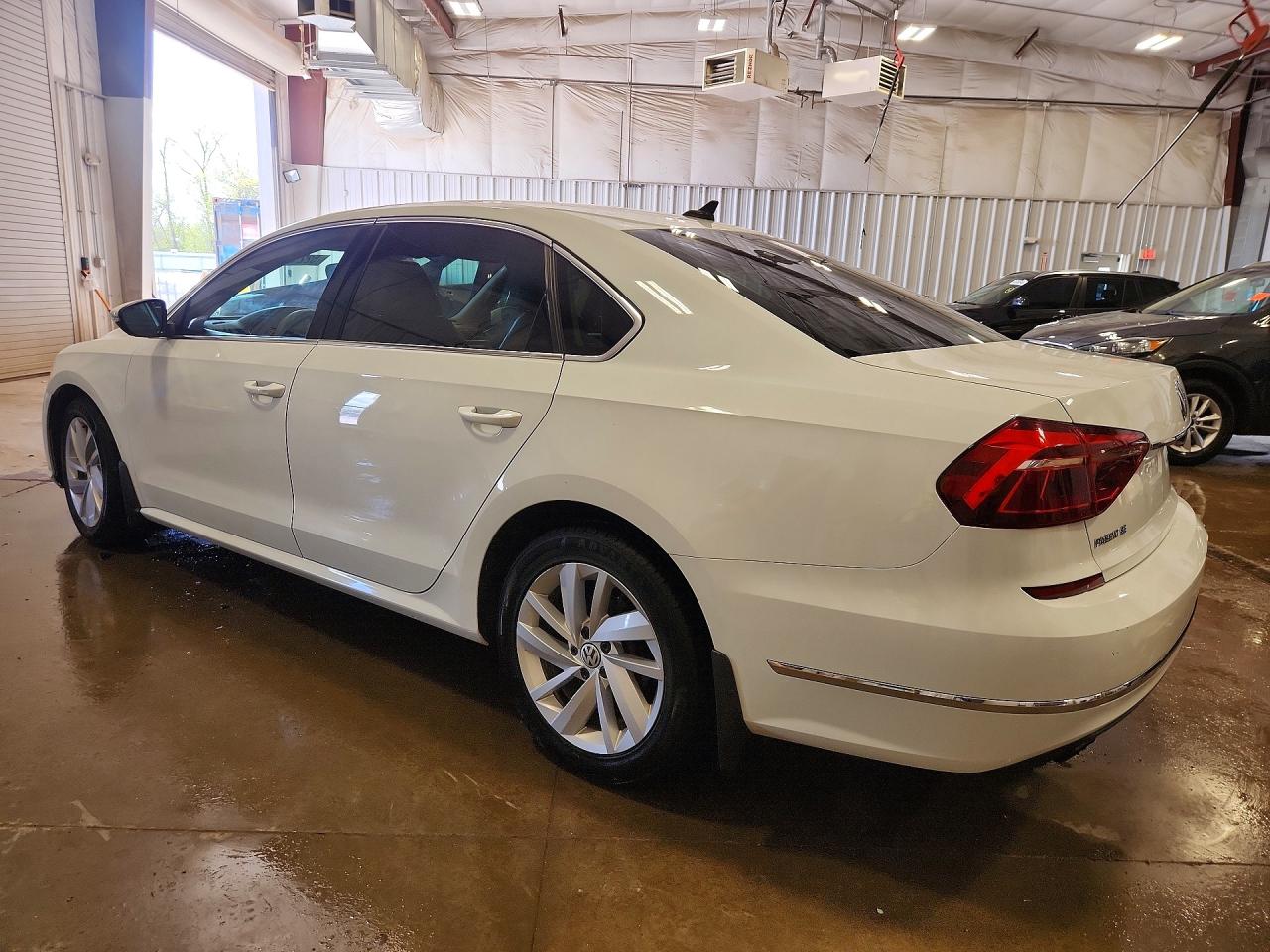 VOLKSWAGEN PASSAT 2018 — 3