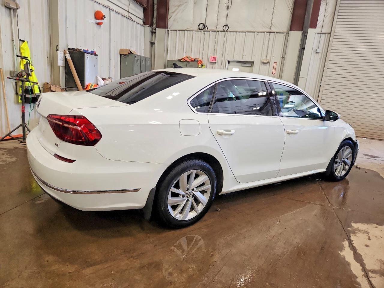 VOLKSWAGEN PASSAT 2018 — 4