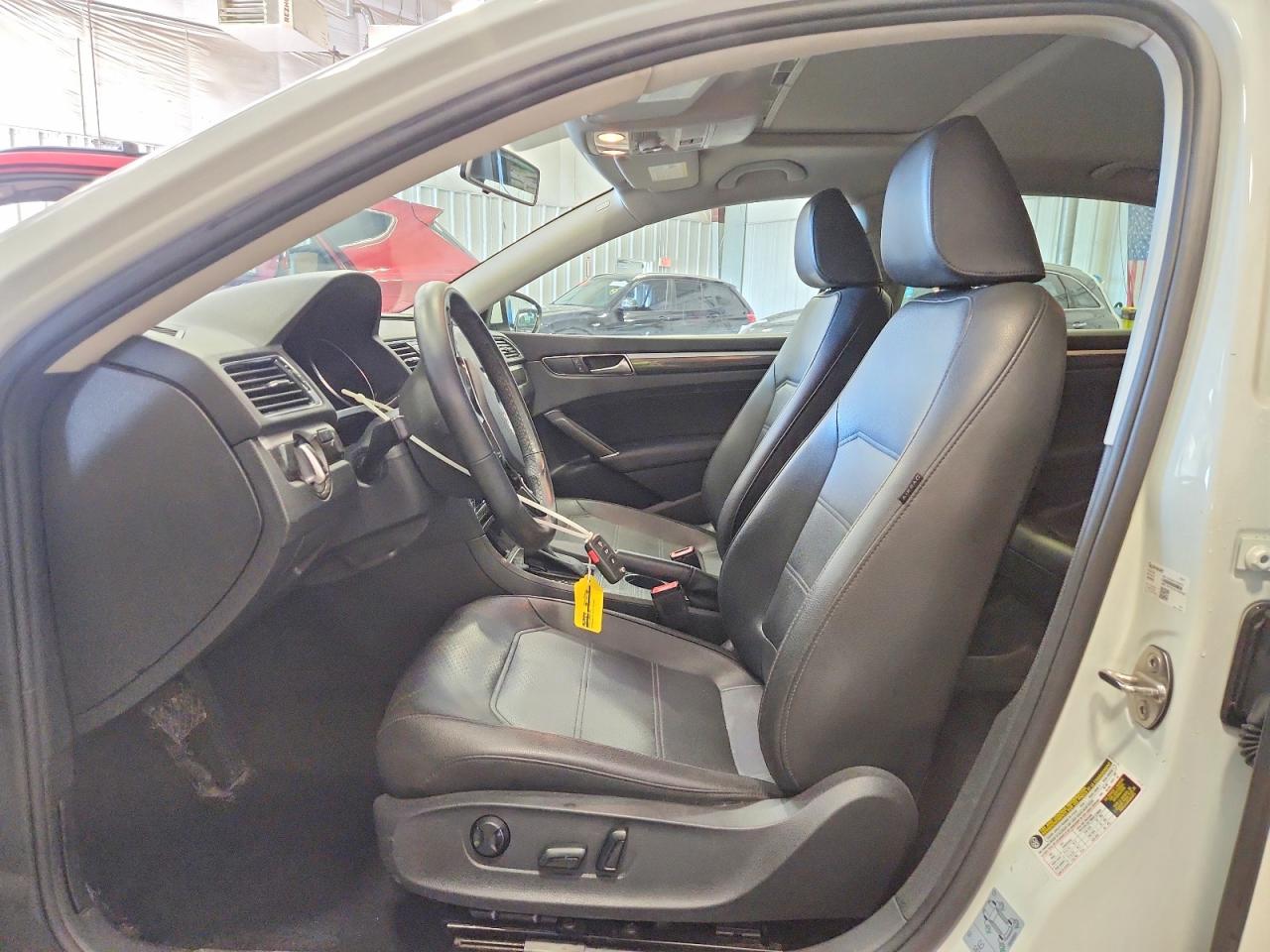 VOLKSWAGEN PASSAT 2018 — 8