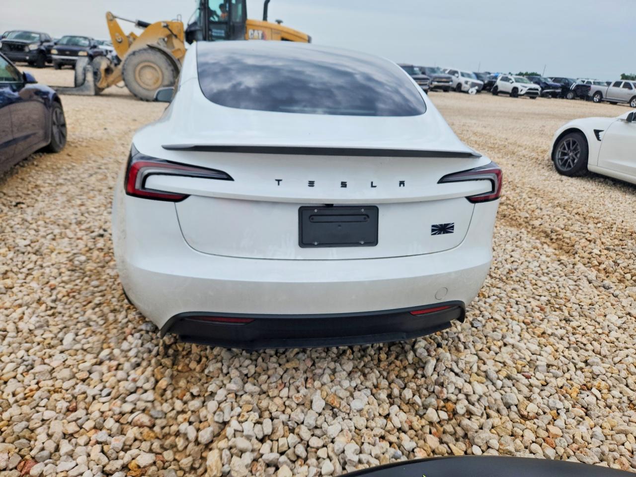 TESLA MODEL 3 2025 — 7