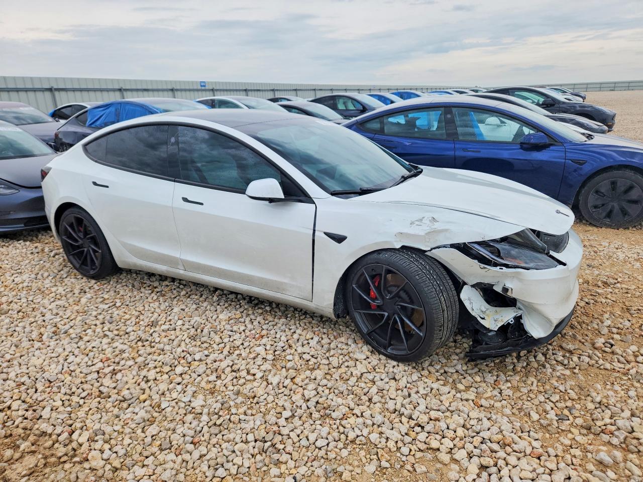 TESLA MODEL 3 2025 — 5