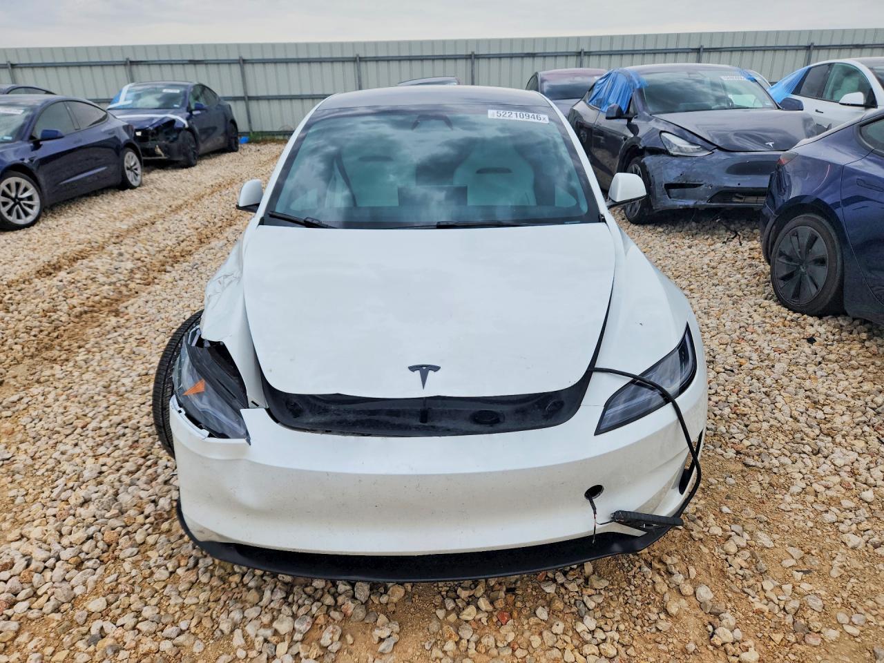 TESLA MODEL 3 2025 — 6