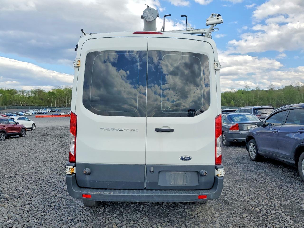 FORD TRANSIT 2017 — 7