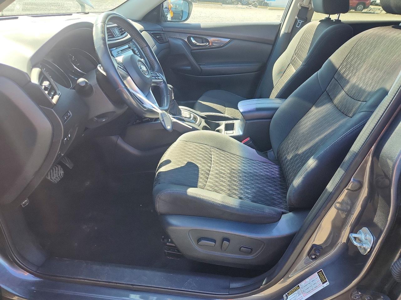 NISSAN ROGUE 2018 — 8