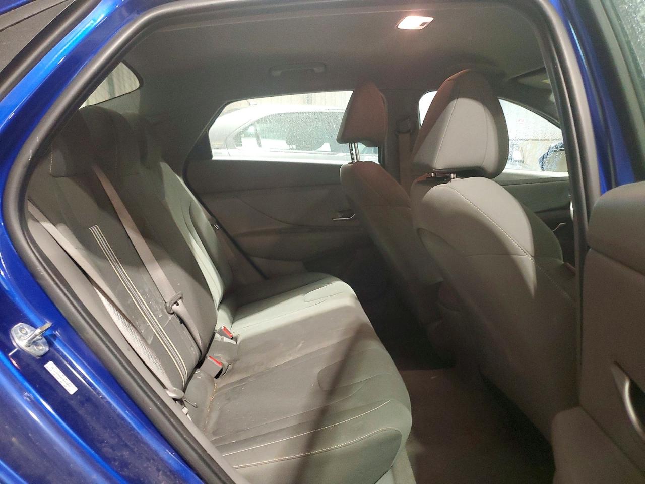 HYUNDAI ELANTRA 2022 — 11