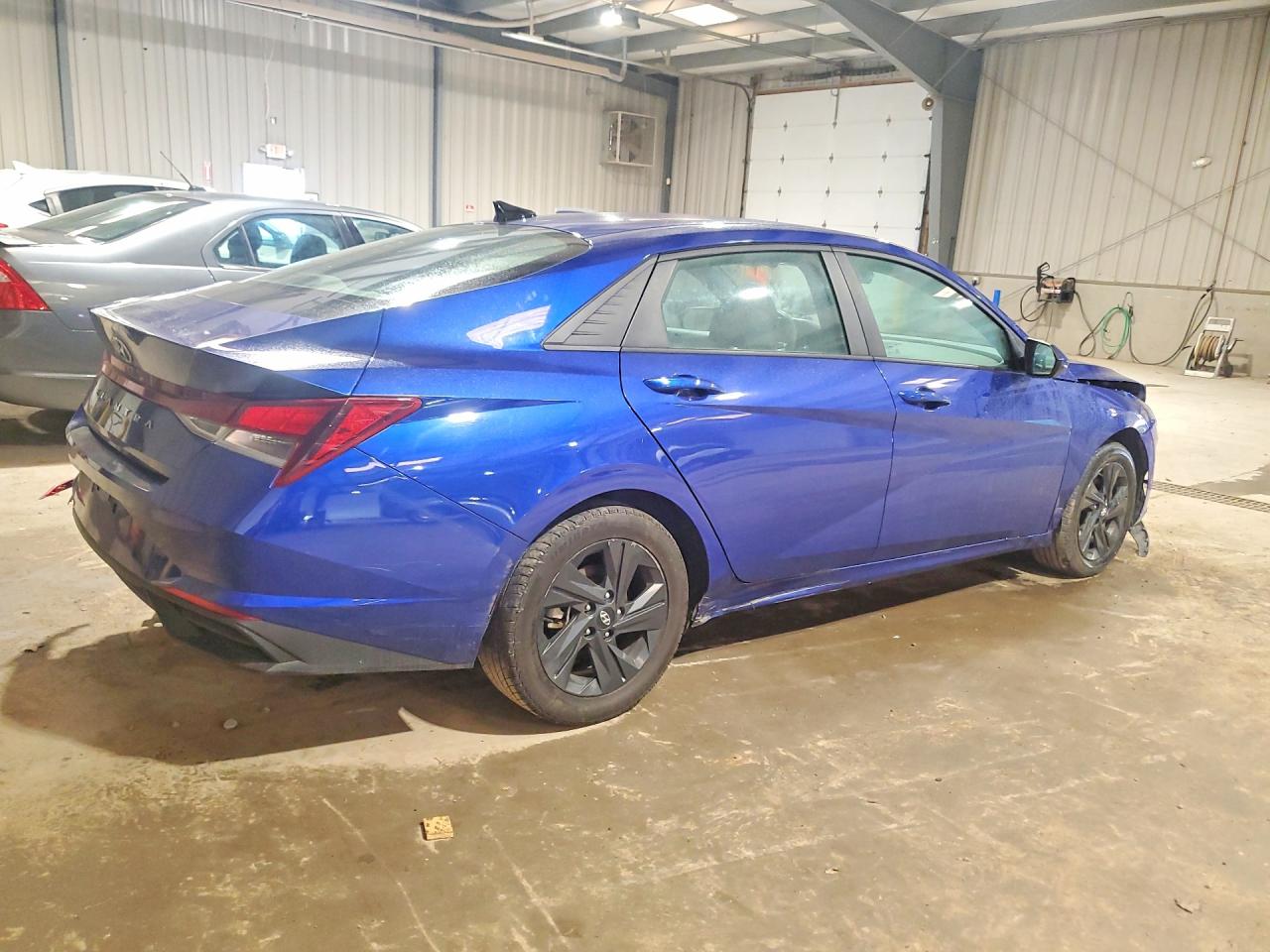 HYUNDAI ELANTRA 2022 — 4