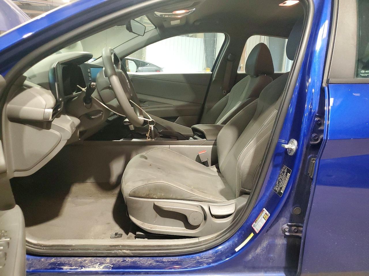 HYUNDAI ELANTRA 2022 — 8