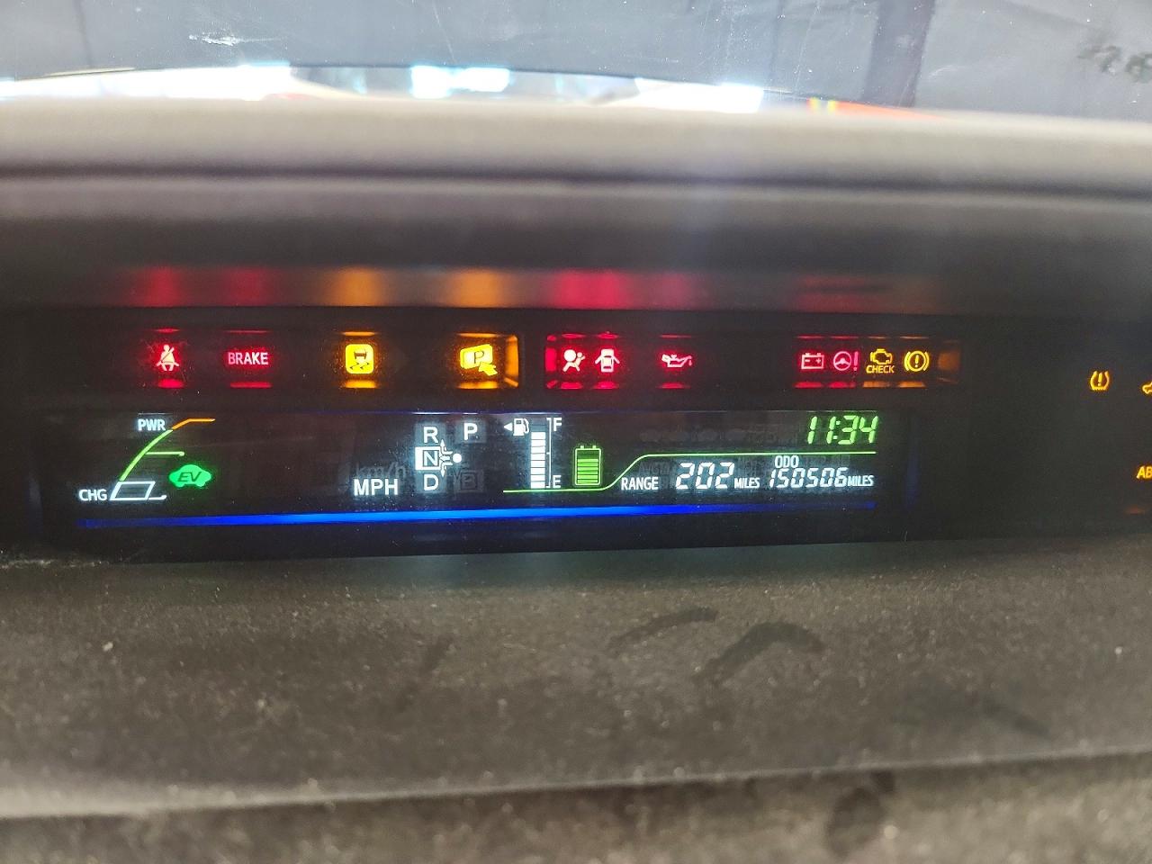 TOYOTA PRIUS V 2014 — 10