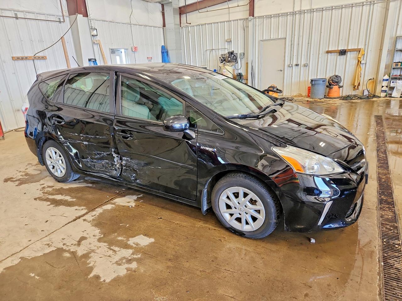 TOYOTA PRIUS V 2014 — 5