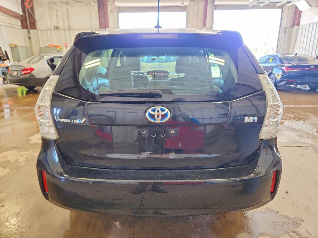 TOYOTA PRIUS V 2014 — 7