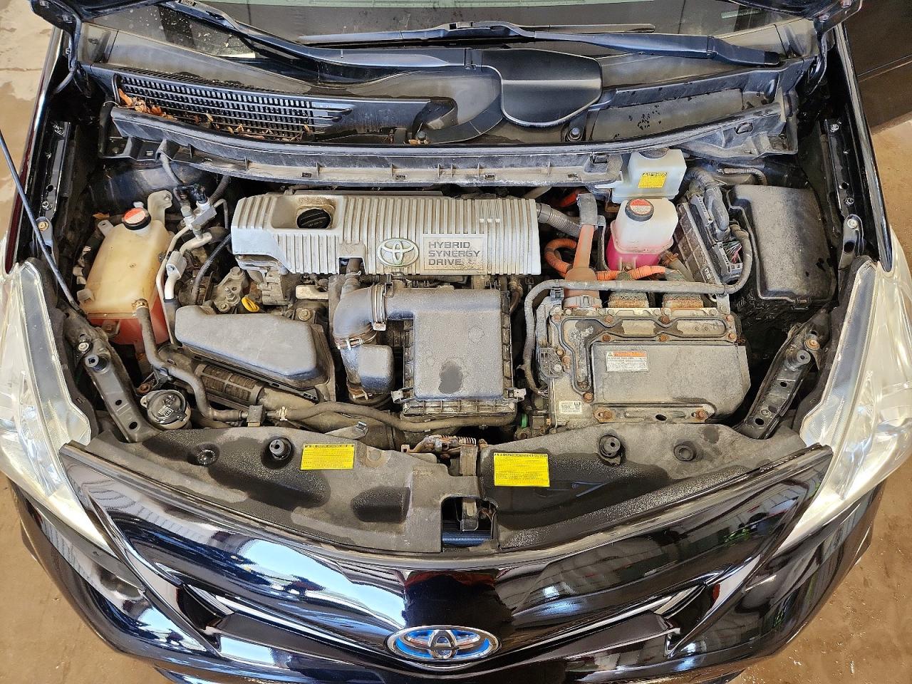 TOYOTA PRIUS V 2014 — 12