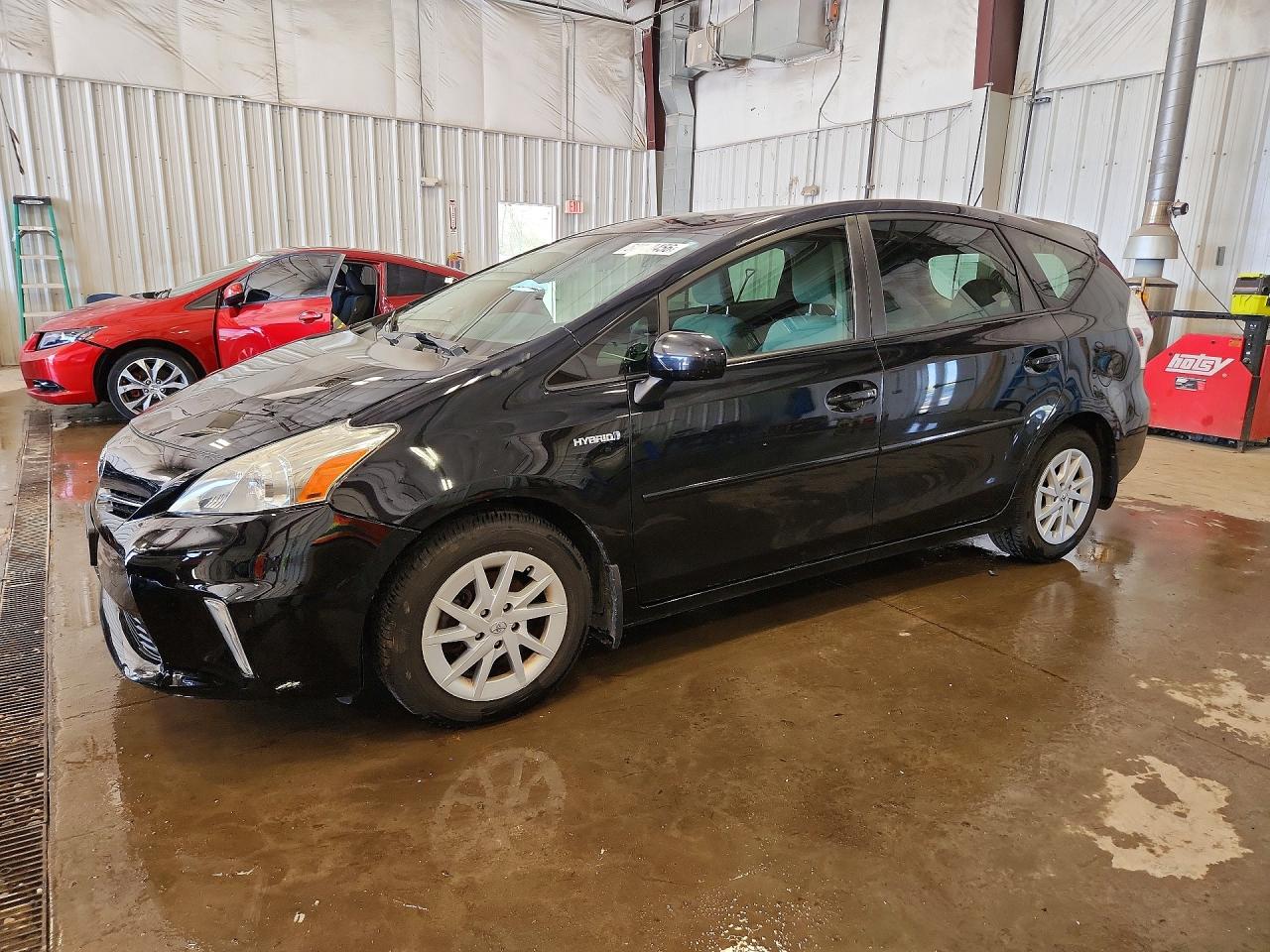 TOYOTA PRIUS V 2014 — 2