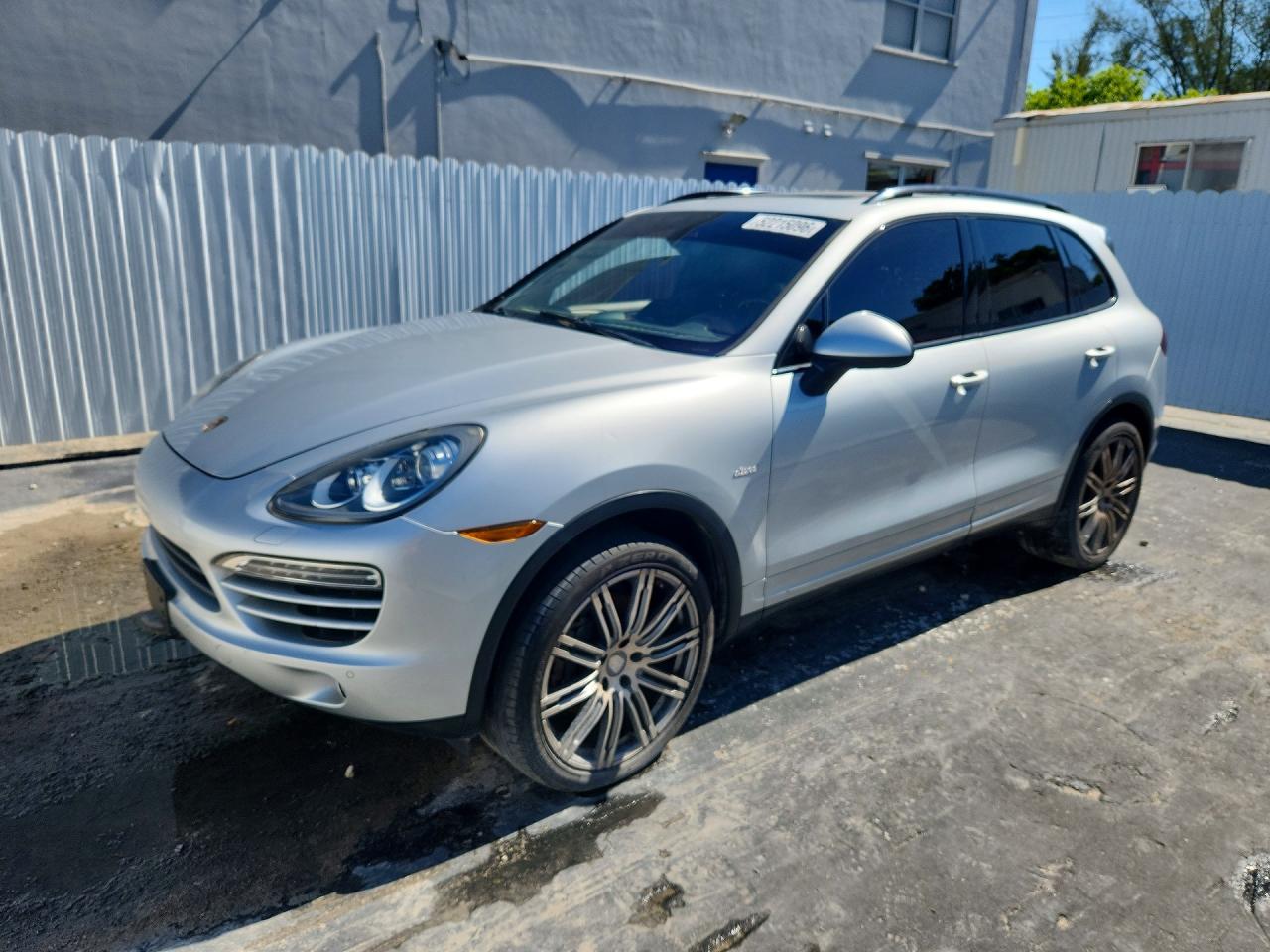 PORSCHE CAYENNE 2013 — 2