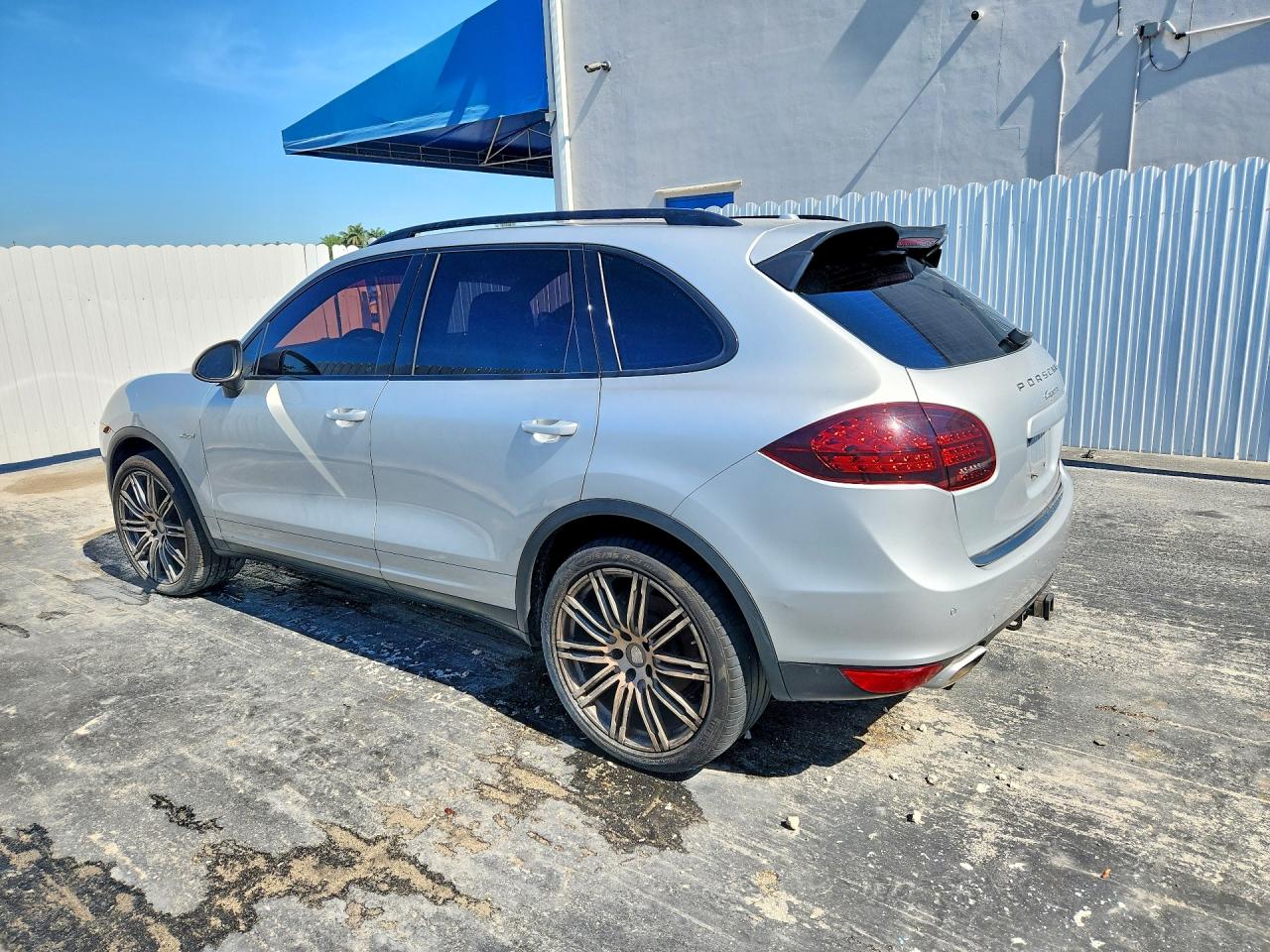 PORSCHE CAYENNE 2013 — 3