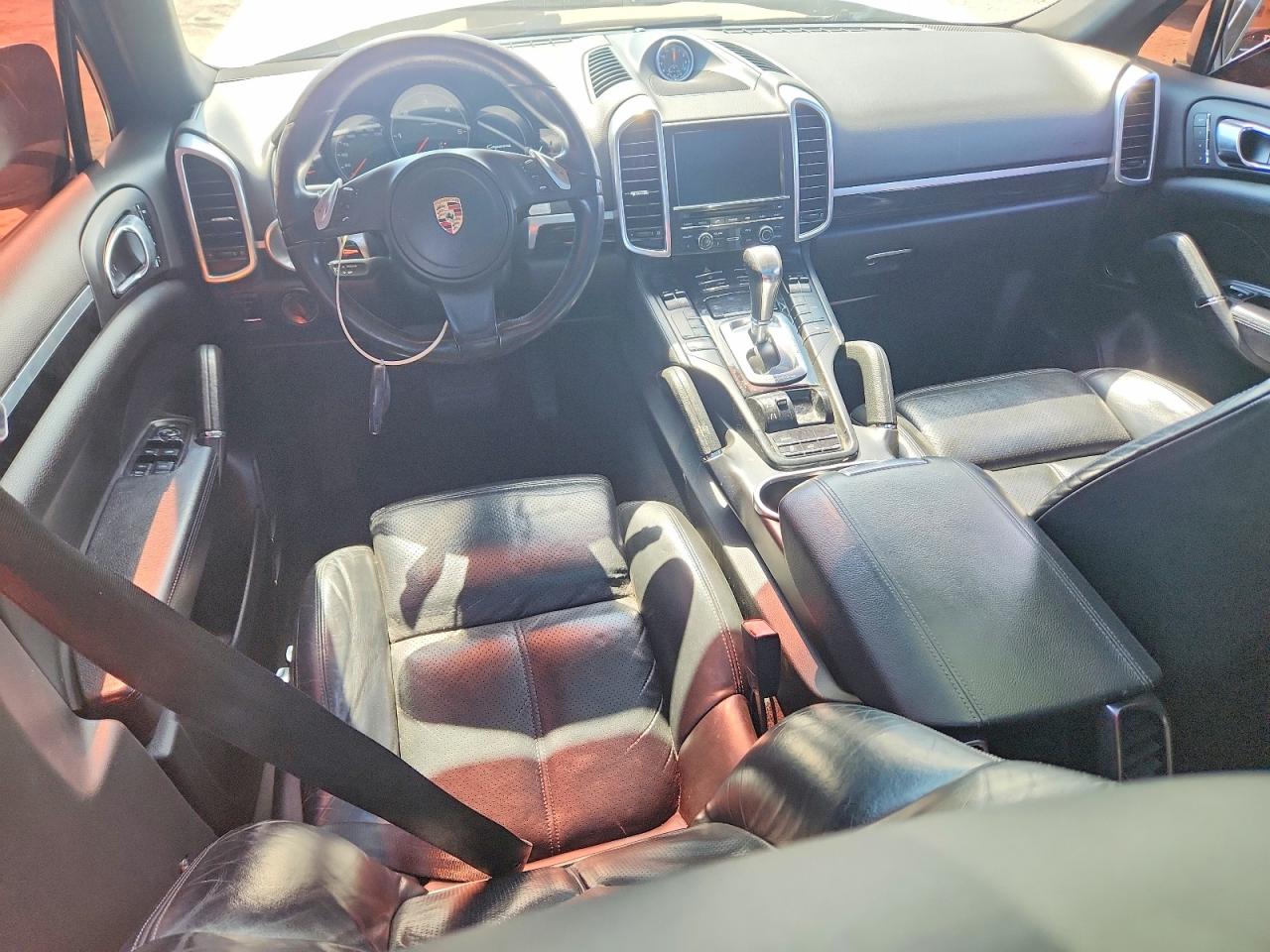 PORSCHE CAYENNE 2013 — 9