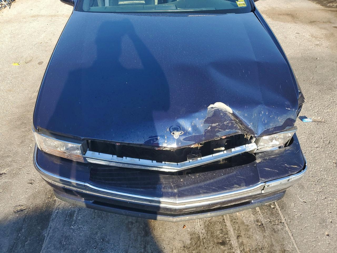 CADILLAC DEVILLE 1994 — 12