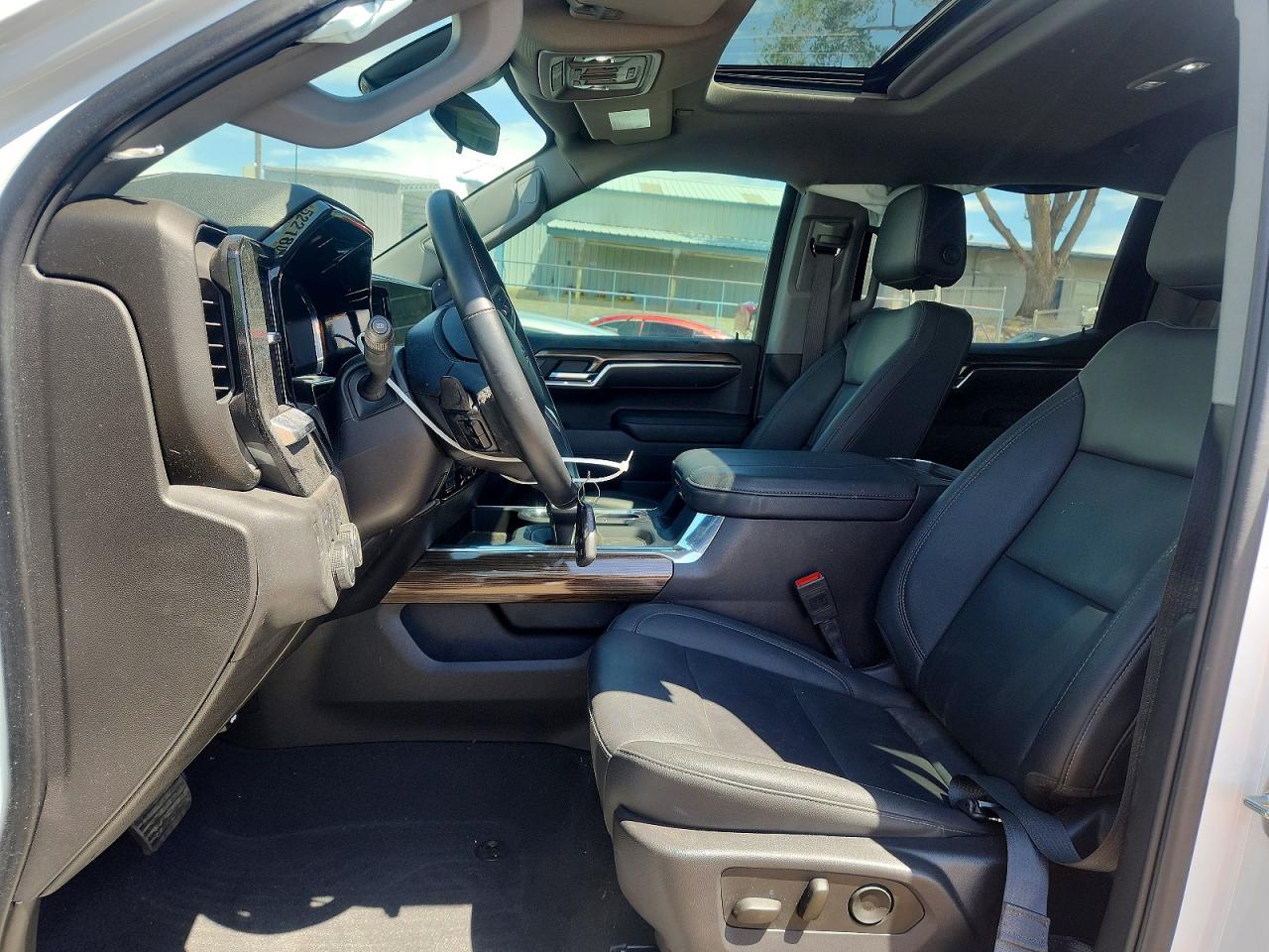 CHEVROLET SILVERADO 2025 — 8