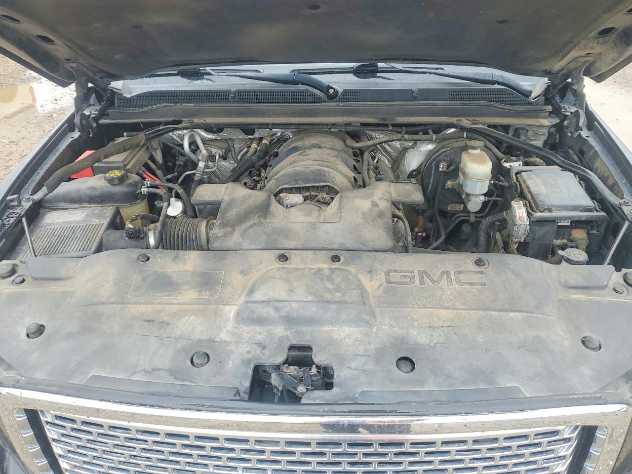 GMC YUKON 2015 — 13