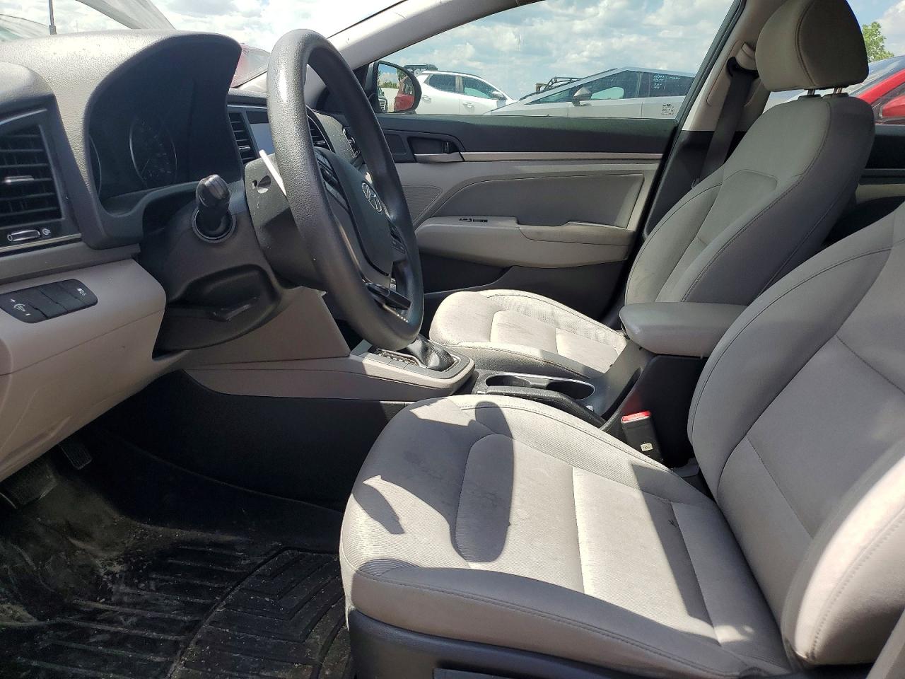 HYUNDAI ELANTRA 2017 — 8
