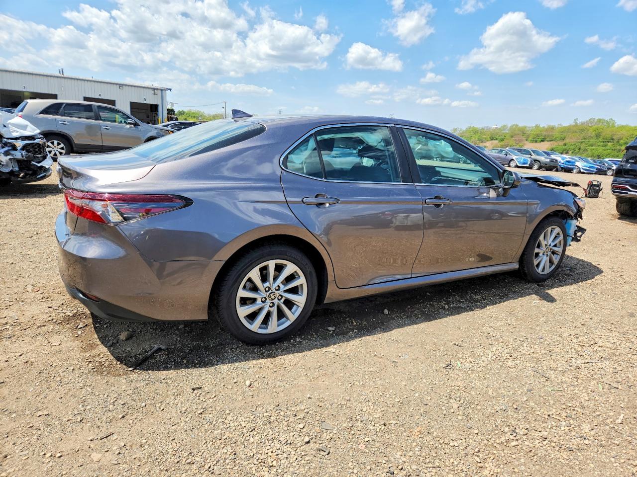 TOYOTA CAMRY 2023 — 4