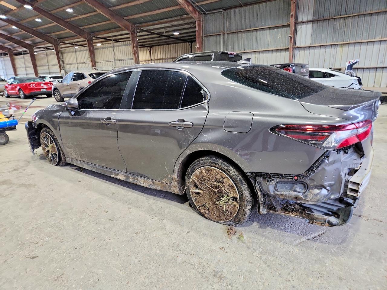 TOYOTA CAMRY 2021 — 3