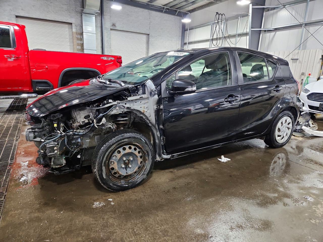 2016 TOYOTA PRIUS C TWO