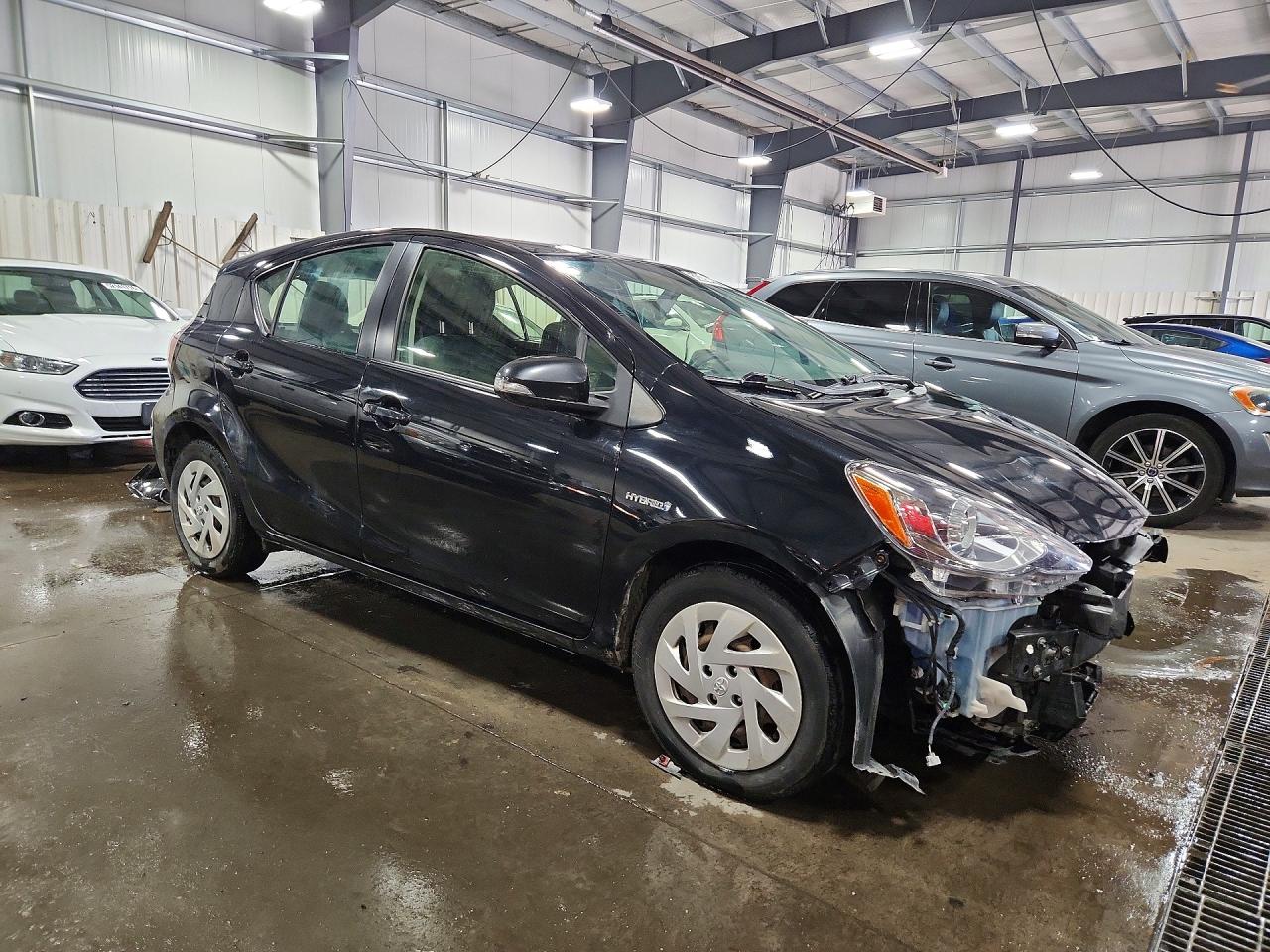 2016 TOYOTA PRIUS C TWO