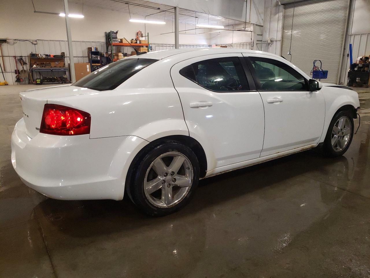 DODGE AVENGER 2014 — 4