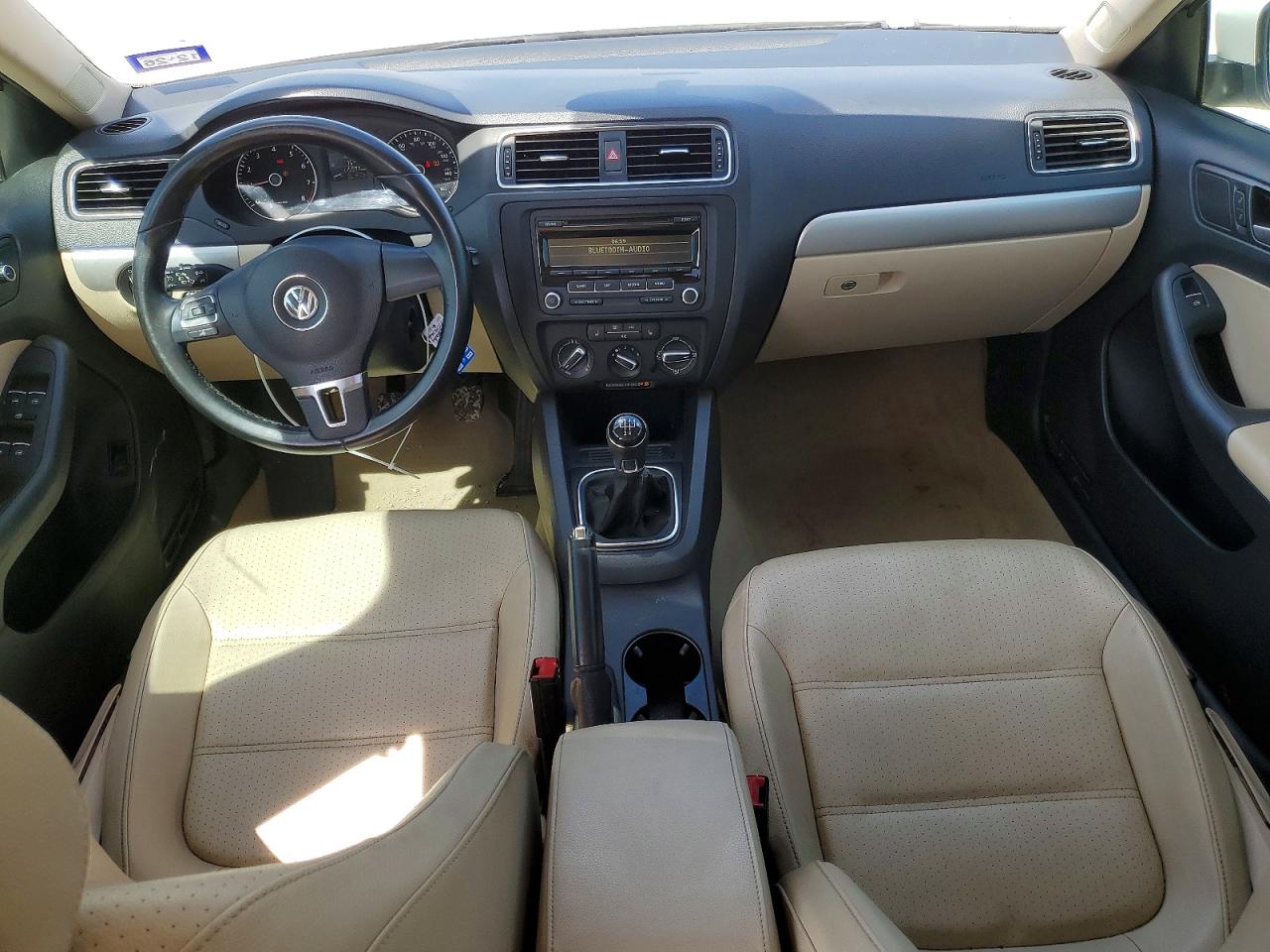 VOLKSWAGEN JETTA 2014 — 9