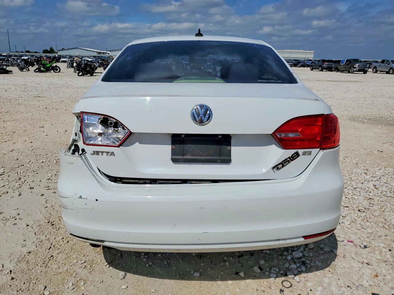 VOLKSWAGEN JETTA 2014 — 7