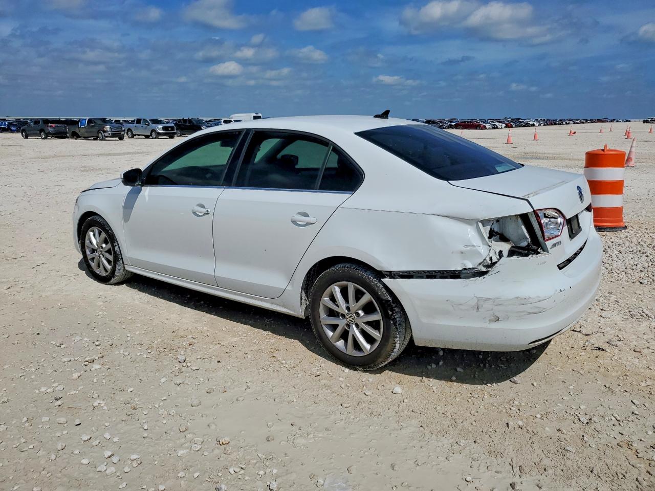 VOLKSWAGEN JETTA 2014 — 3