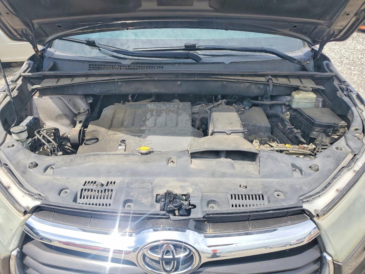 TOYOTA HIGHLANDER 2015 — 13