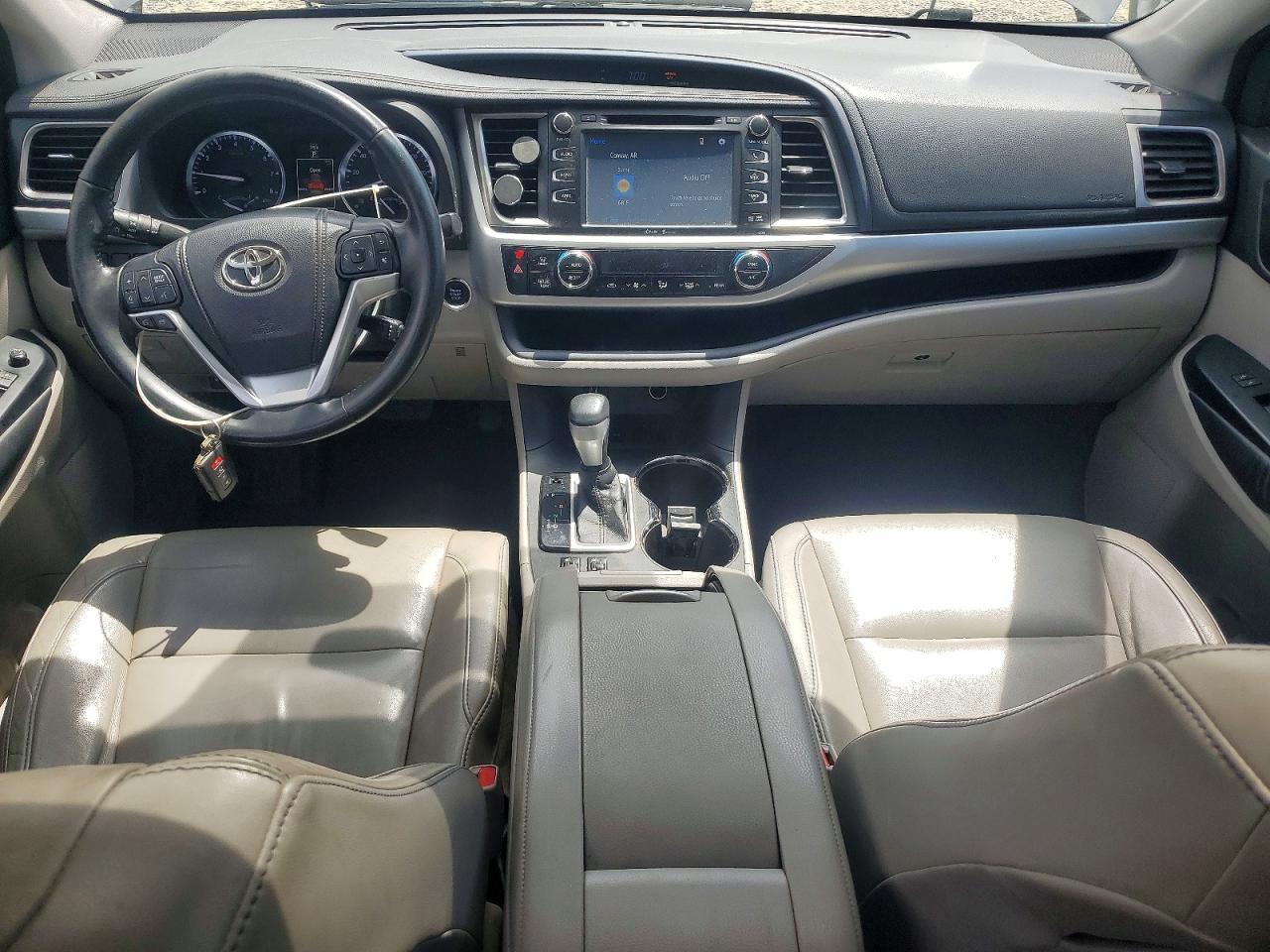 TOYOTA HIGHLANDER 2015 — 9