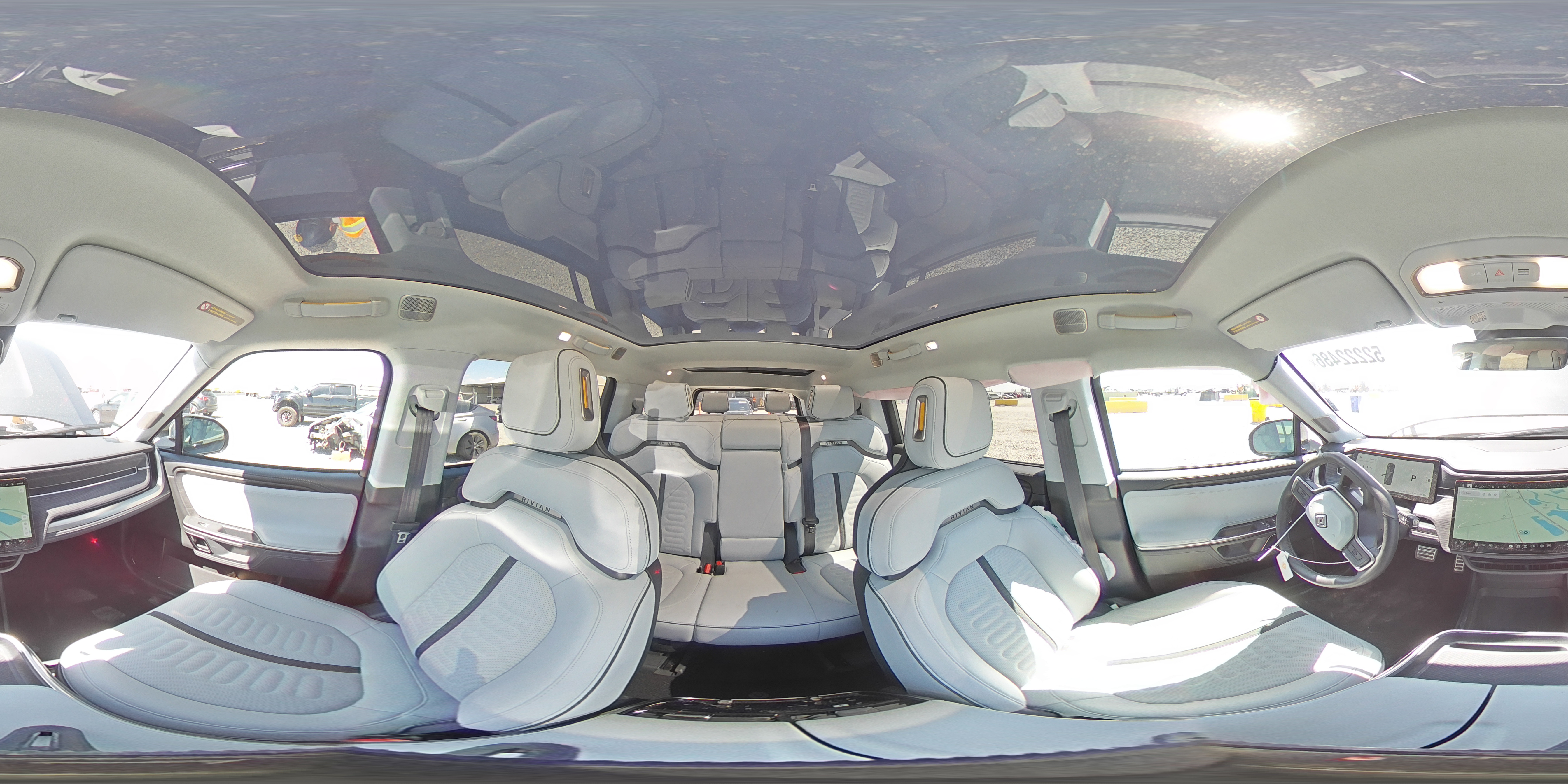 RIVIAN R1S 2023 — 15