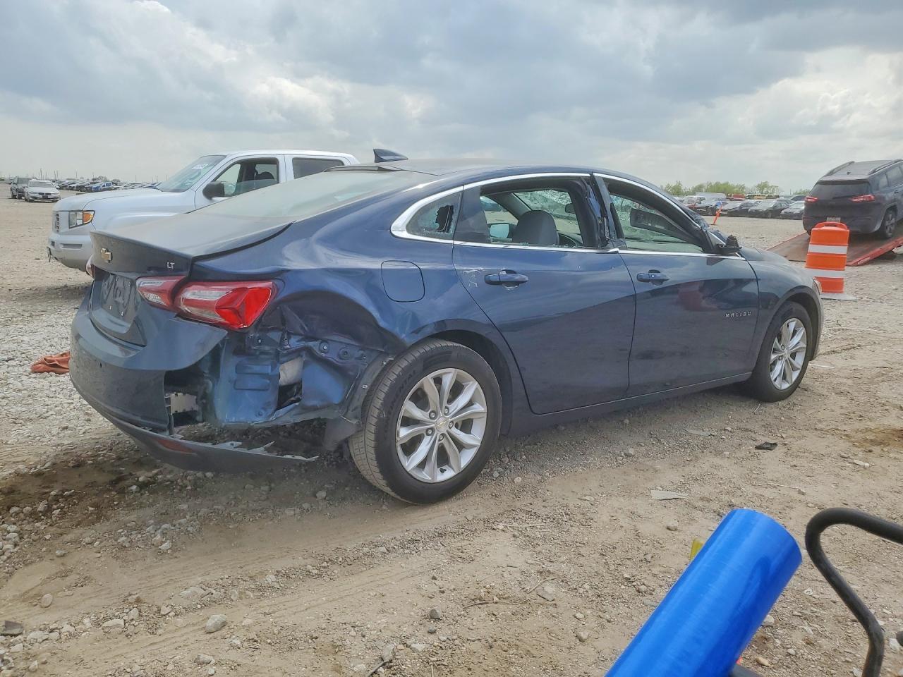 CHEVROLET MALIBU 2022 — 4
