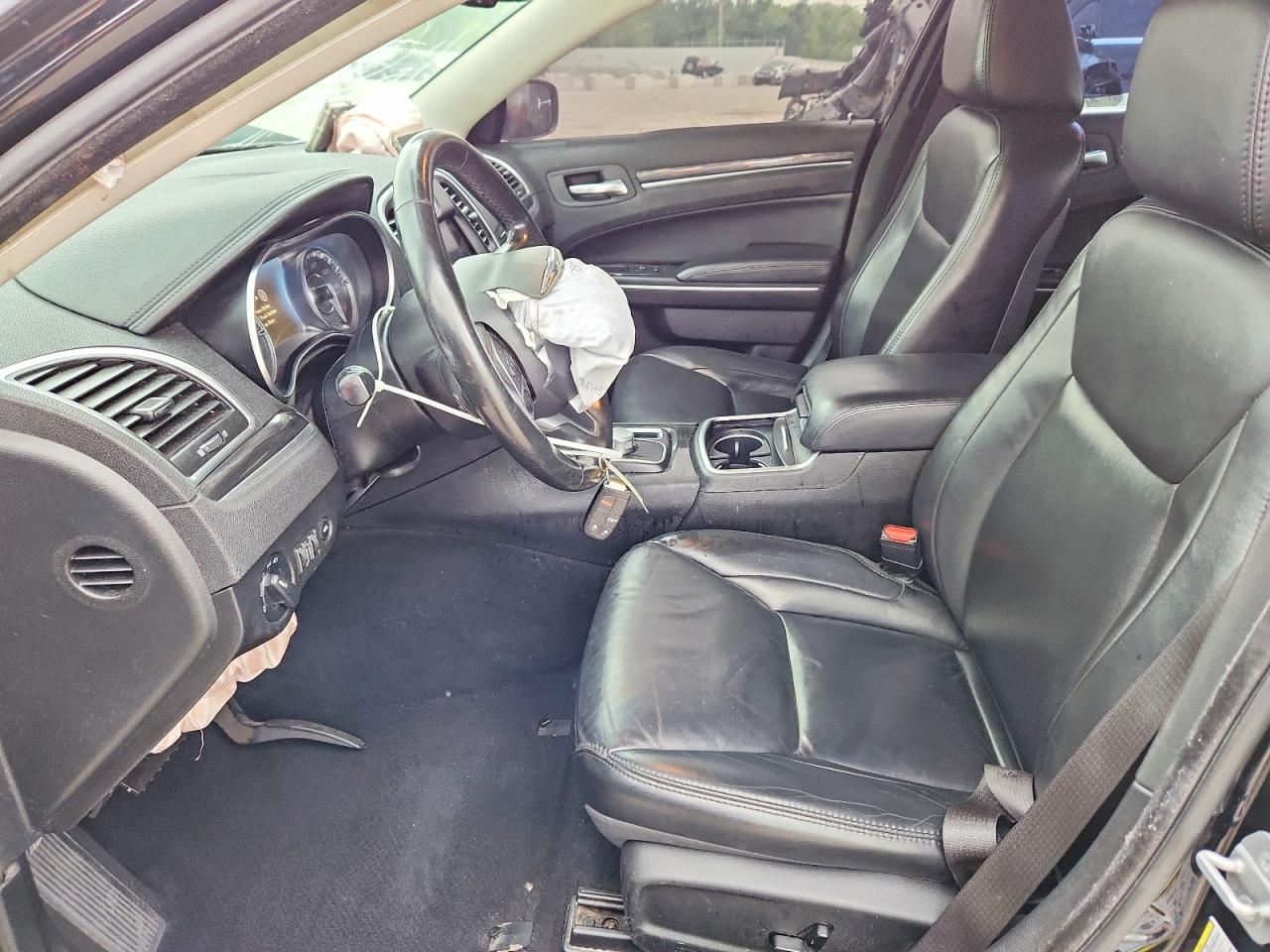CHRYSLER 300 2019 — 8