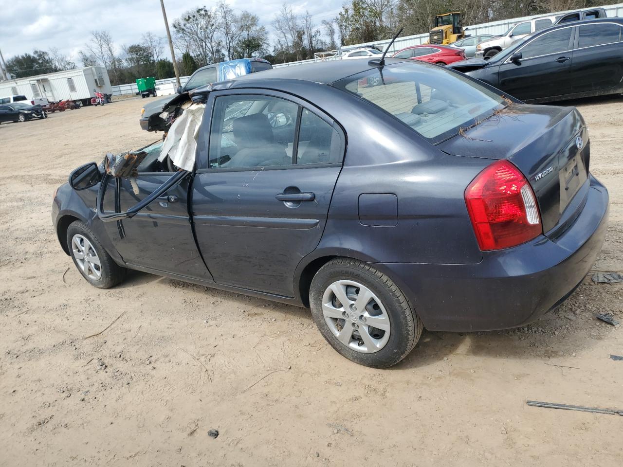 HYUNDAI ACCENT 2010 — 3
